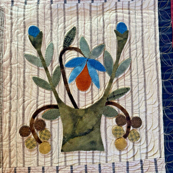 MUSEUM QUALITY Vintage Tulip Medallion Applique Antique Quilt Tapestry 57x45 - Picture 10 of 16